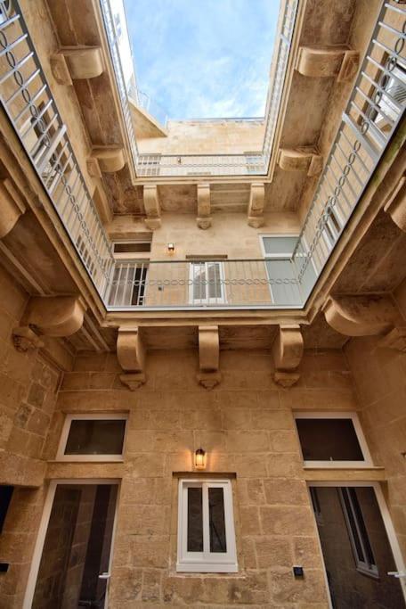 Vallettastay Old Lodge Apartment 1 Экстерьер фото